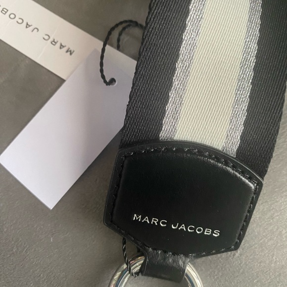 Marc Jacobs Accessories - Marc Jacobs bag strap.
